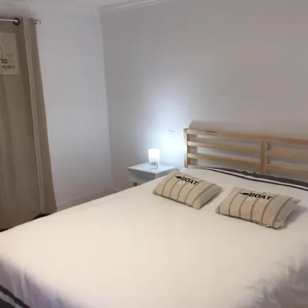 Ideal-à 1 Mn Plage/sillon -jardin Privé- 1/6 Pers Apartamento
