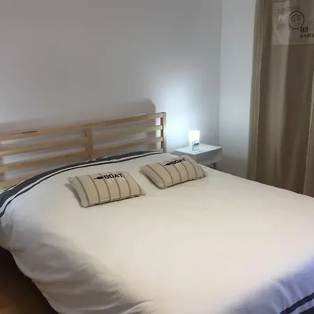 Ideal-à 1 Mn Plage/sillon -jardin Privé- 1/6 Pers Apartamento